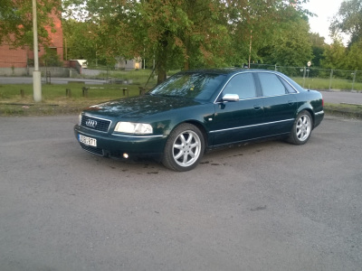 Audi S8 1998 m., Sedanas
