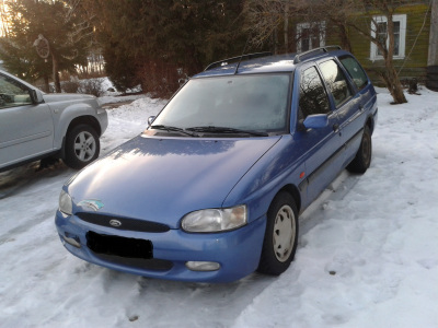 Ford Escort 2000 m., Universalas