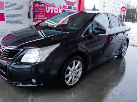 Toyota Avensis 2010 m., Sedanas