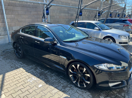 Jaguar XF 2012 m., Sedanas